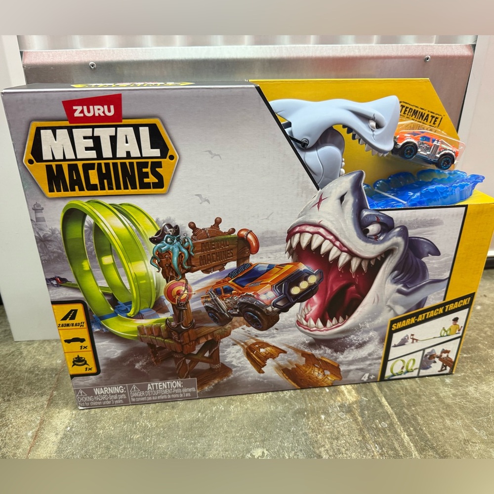 Zuru Metal Machines Shark Attack Playset - Blue and Yellow